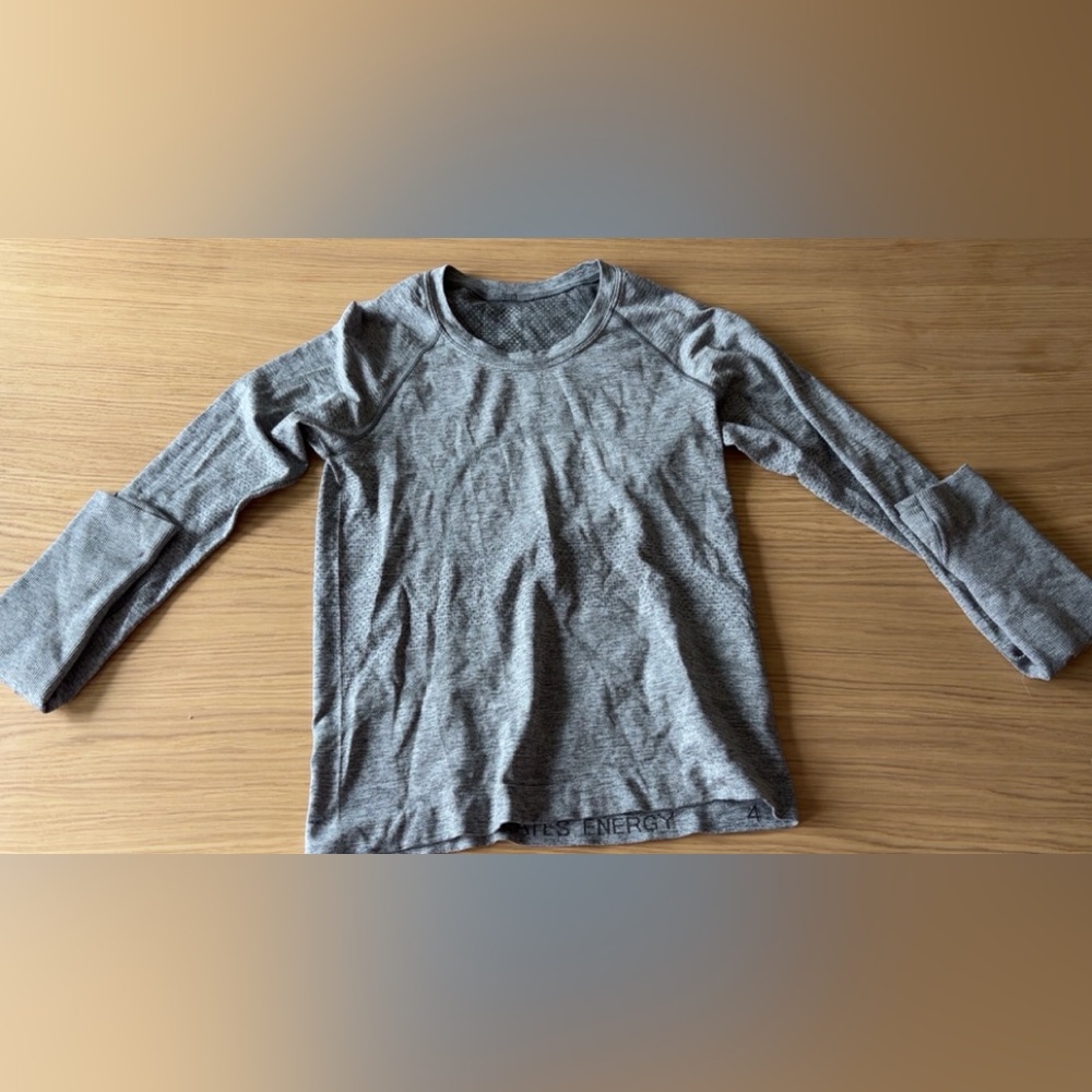 Lululemon swiftly tech top long sleeve size 4